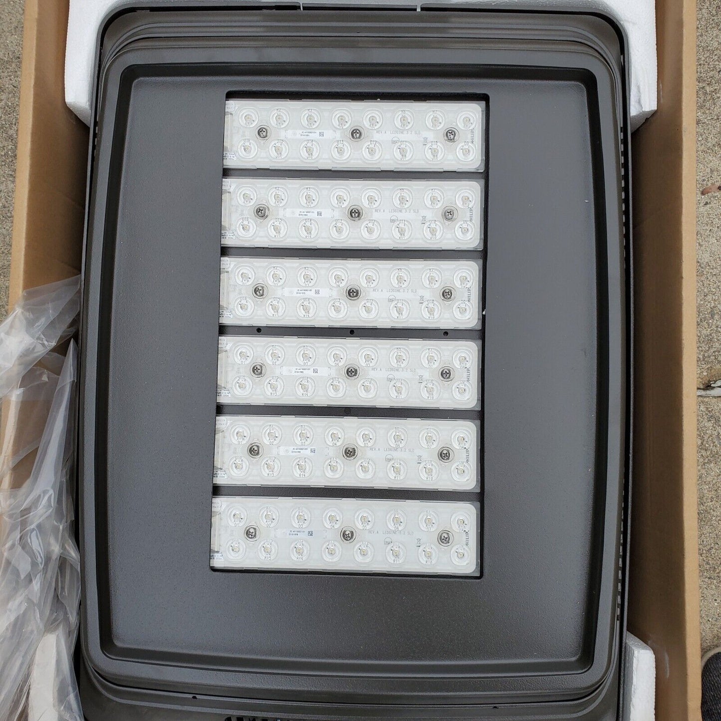 Signify Gardco Gullwing 18" GL18 Large Area LED Street Light